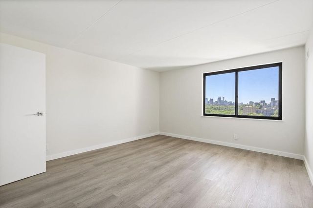 2460 Peachtree Road NE 1404, Atlanta, GA 30305