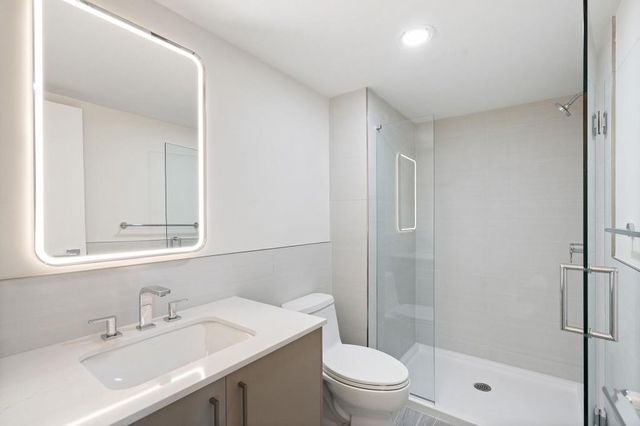 2460 Peachtree Road NE 1404, Atlanta, GA 30305