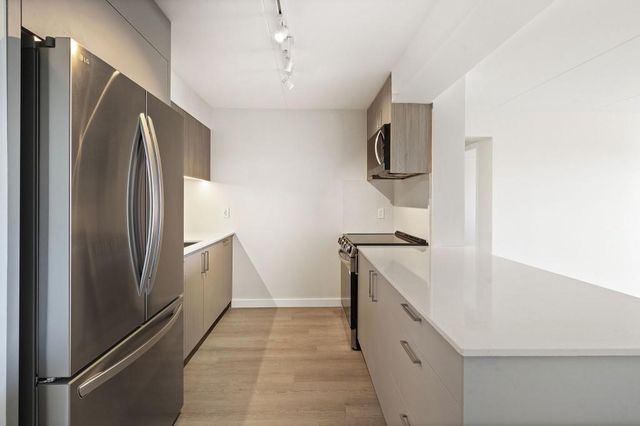 2460 Peachtree Road NE 1404, Atlanta, GA 30305