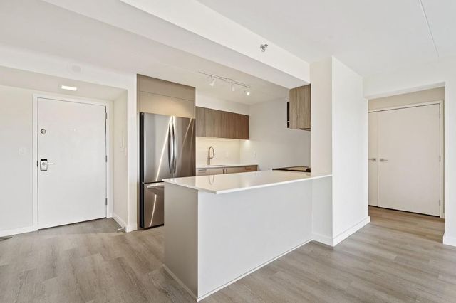 2460 Peachtree Road NE 1404, Atlanta, GA 30305