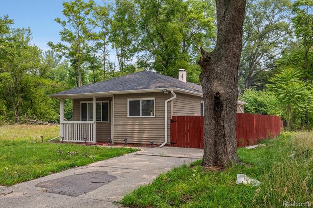 15824 Dacosta Street, Detroit, MI 48223