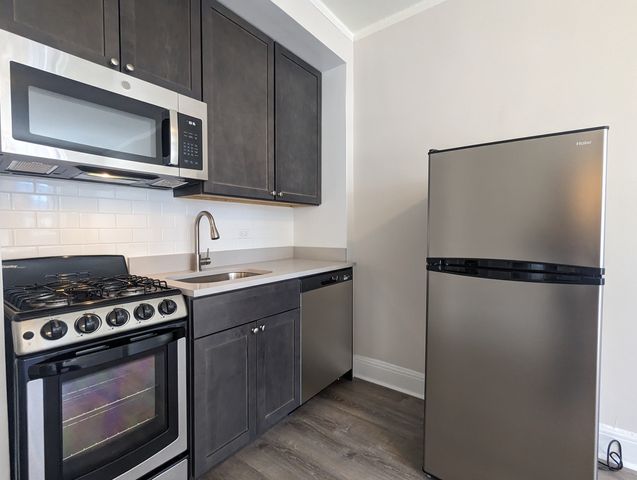 3335 W Diversey Avenue 234, Chicago, IL 60647