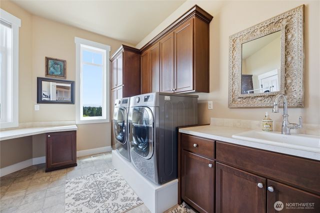 2416 Cascade Drive E, Roy, WA 98580