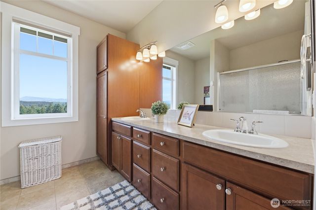 2416 Cascade Drive E, Roy, WA 98580