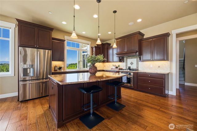 2416 Cascade Drive E, Roy, WA 98580