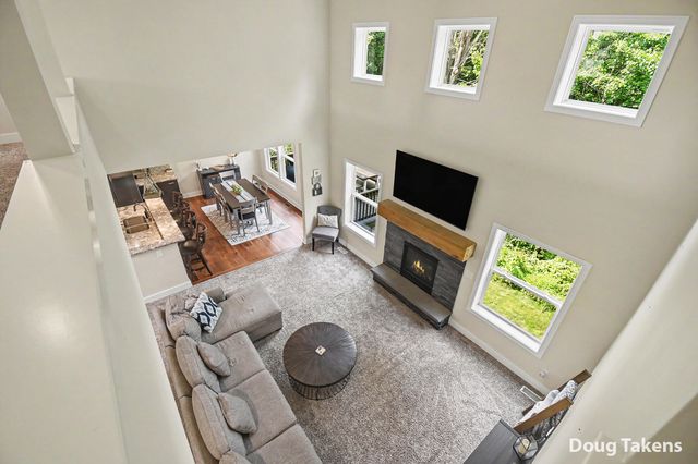 9413 Sunset Ridge Drive NE, Rockford, MI 49341