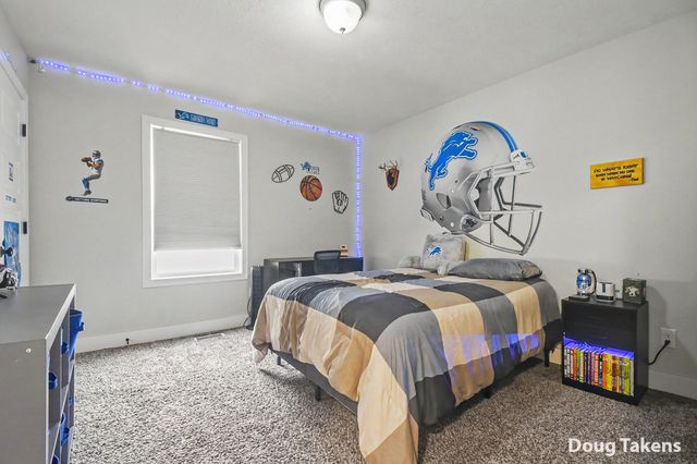 9413 Sunset Ridge Drive NE, Rockford, MI 49341