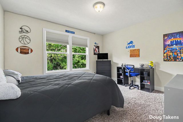 9413 Sunset Ridge Drive NE, Rockford, MI 49341