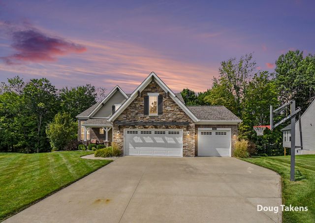 9413 Sunset Ridge Drive NE, Rockford, MI 49341