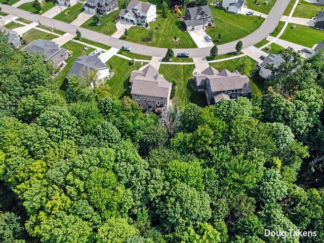9413 Sunset Ridge Drive NE, Rockford, MI 49341