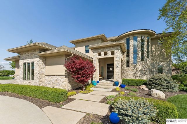 19510 Camden Avenue, Elkhorn, NE 68022