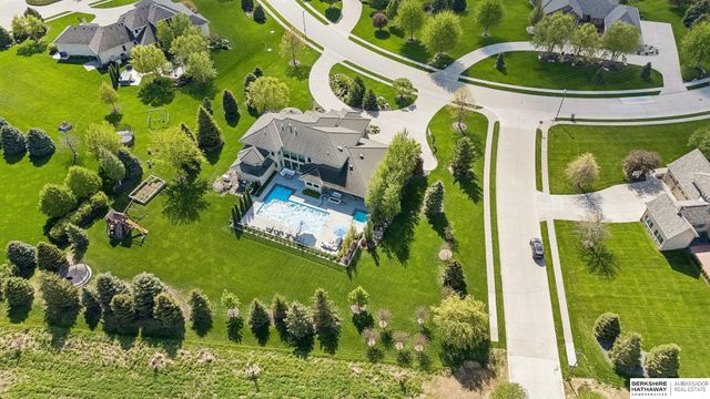 19510 Camden Avenue, Elkhorn, NE 68022