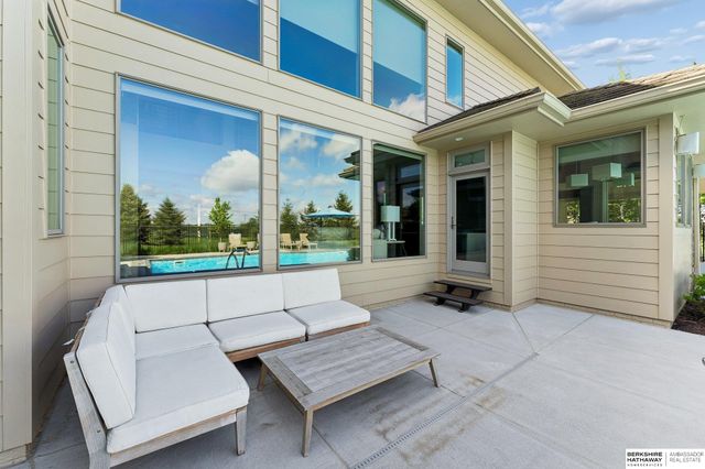 19510 Camden Avenue, Elkhorn, NE 68022