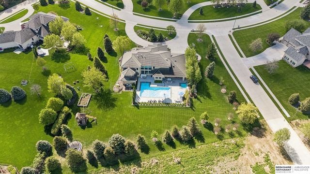 19510 Camden Avenue, Elkhorn, NE 68022
