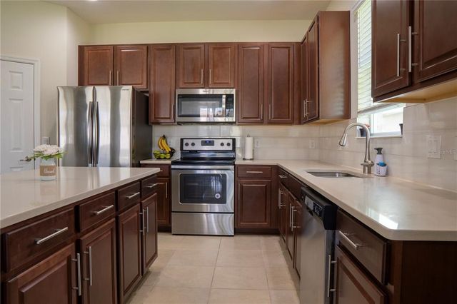2712 CREEKMORE COURT, Kissimmee, FL 34746