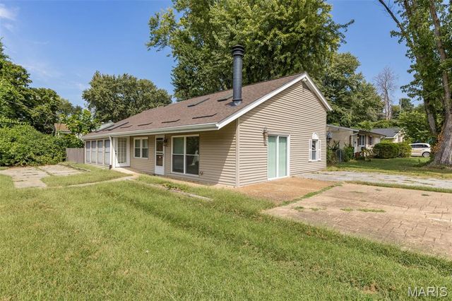 49 Marie Drive, St Charles, MO 63301