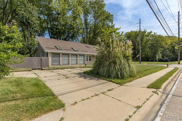 49 Marie Drive, St Charles, MO 63301