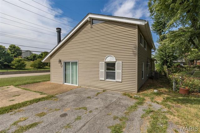 49 Marie Drive, St Charles, MO 63301