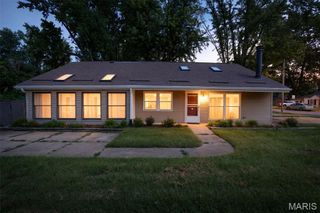49 Marie Drive, St Charles, MO 63301