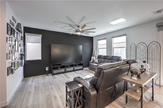 10375 BAGG Avenue, Las Vegas, NV 89166