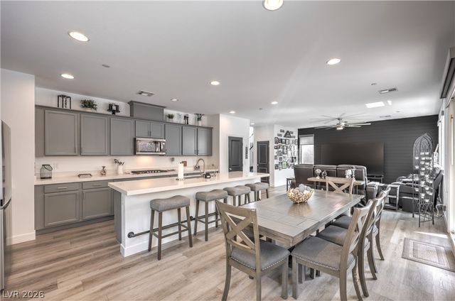 10375 BAGG Avenue, Las Vegas, NV 89166