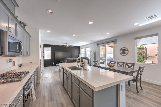 10375 BAGG Avenue, Las Vegas, NV 89166