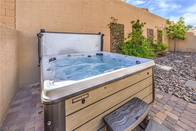 10375 BAGG Avenue, Las Vegas, NV 89166