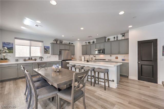 10375 BAGG Avenue, Las Vegas, NV 89166