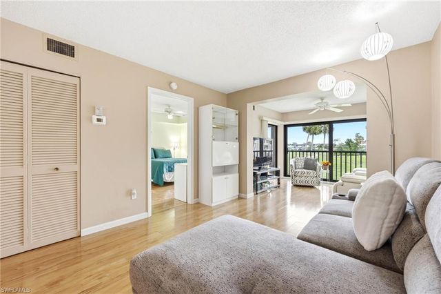 7406 Lake Breeze DR 218, Fort Myers, FL 33907