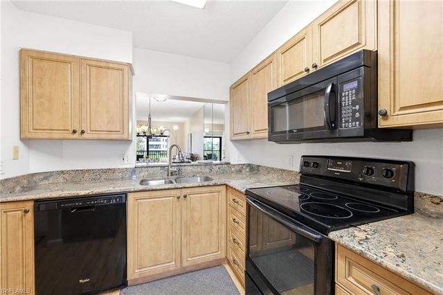 7406 Lake Breeze DR 218, Fort Myers, FL 33907