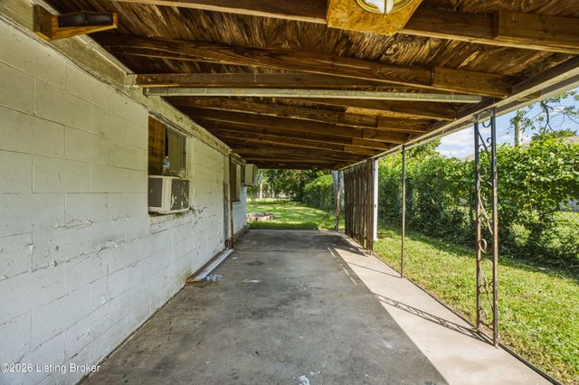 12113 E Orell Rd, Louisville, KY 40272