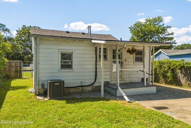 12113 E Orell Rd, Louisville, KY 40272