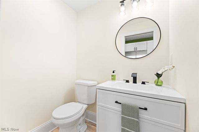 1933 10th Street, Cuyahoga Falls, OH 44221