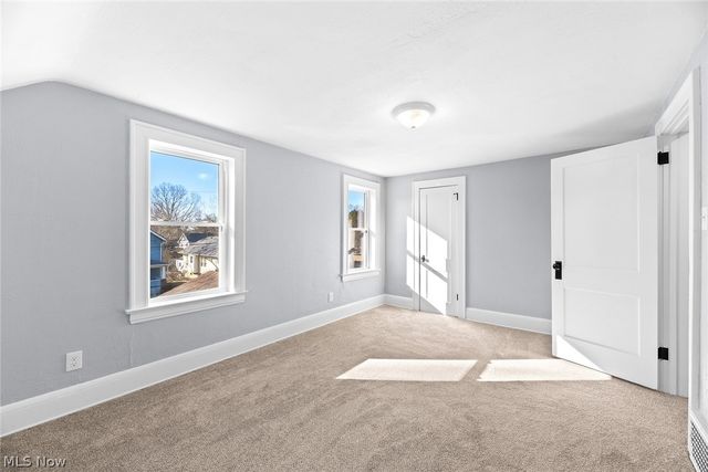 1933 10th Street, Cuyahoga Falls, OH 44221