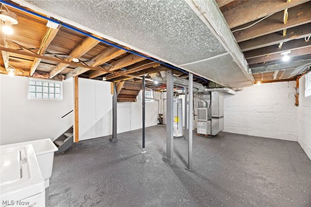 1933 10th Street, Cuyahoga Falls, OH 44221