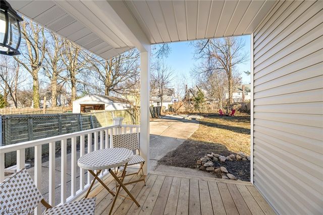 1933 10th Street, Cuyahoga Falls, OH 44221