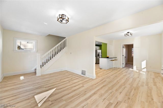 1933 10th Street, Cuyahoga Falls, OH 44221