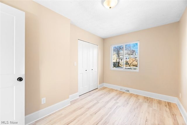 1933 10th Street, Cuyahoga Falls, OH 44221