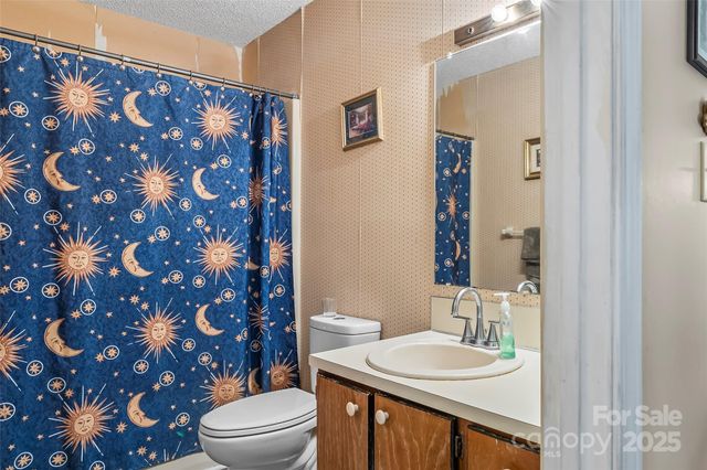 4896 Birch Circle, Hickory, NC 28602