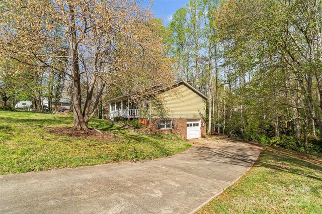 4896 Birch Circle, Hickory, NC 28602