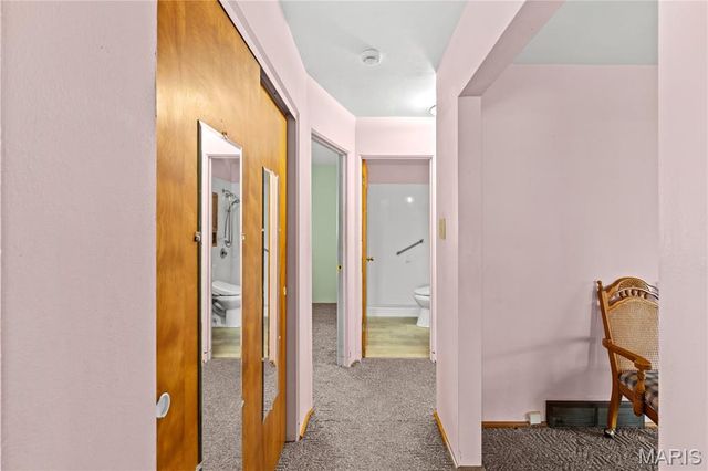 83 Harnett Avenue, Wood River, IL 62095