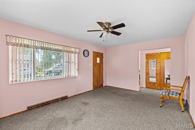 83 Harnett Avenue, Wood River, IL 62095