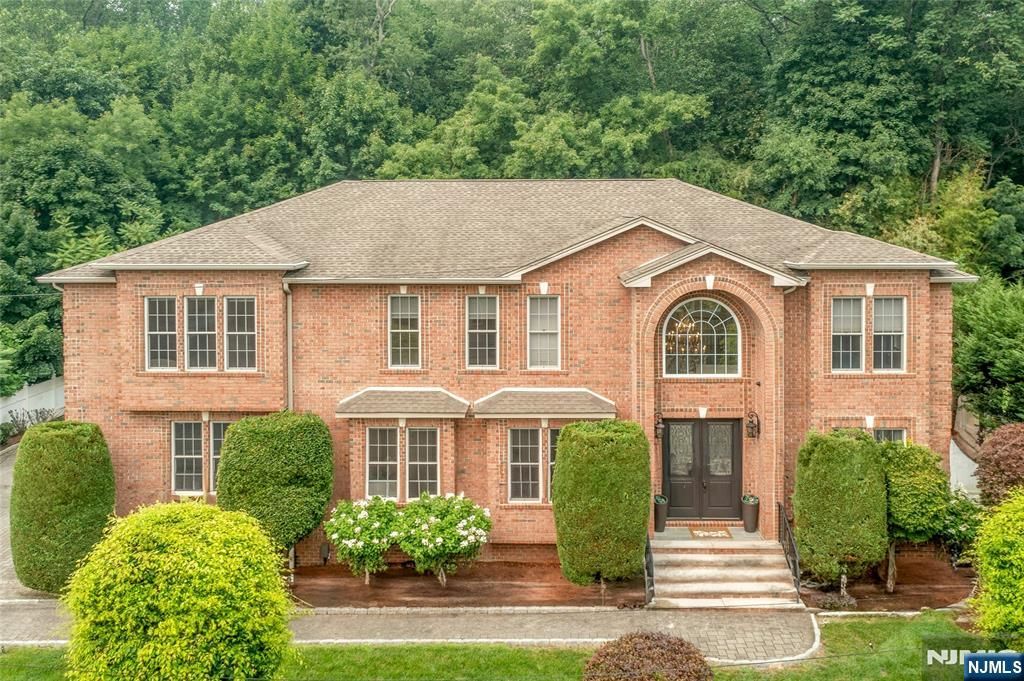 38 Glenwood Avenue, Demarest, NJ 07627