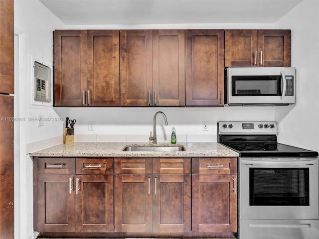 1313 NE 11th Street 0, Fort Lauderdale, FL 33304