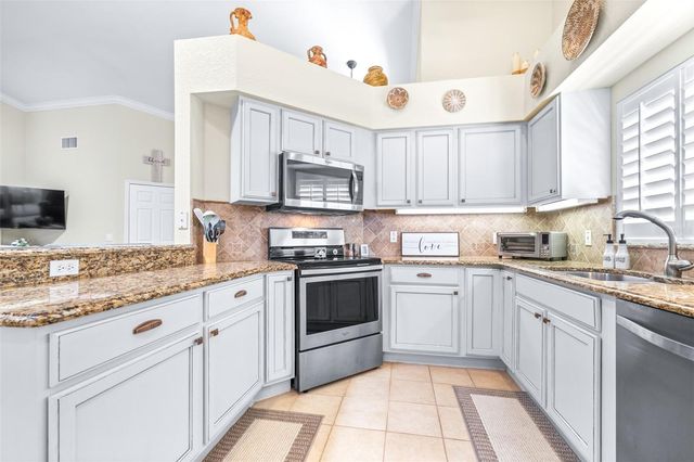 6866 BENDELOW DRIVE, Lakeland, FL 33810