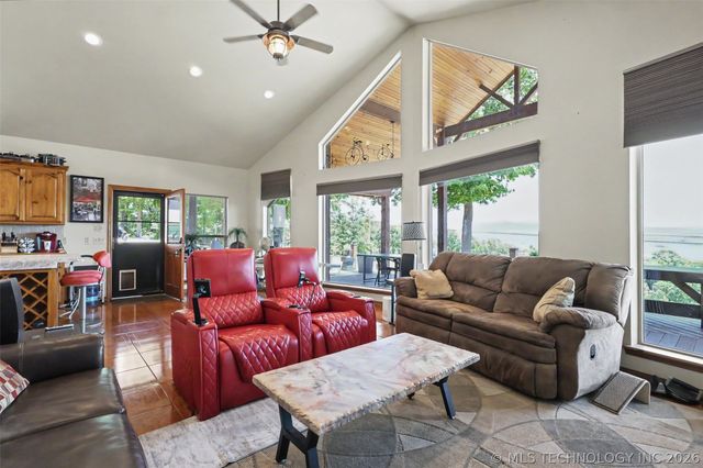 18745 W Lakewood Drive, Park Hill, OK 74451