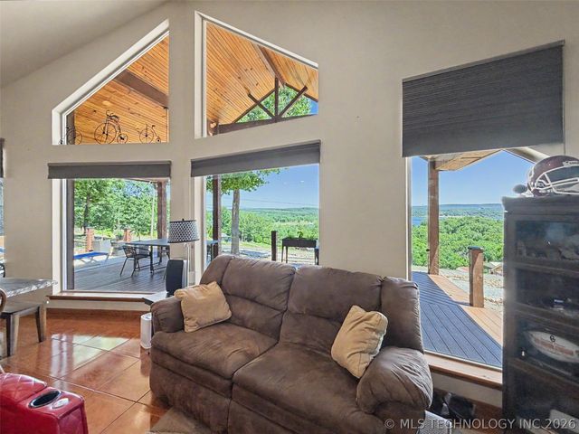 18745 W Lakewood Drive, Park Hill, OK 74451