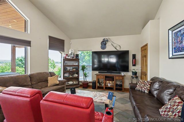 18745 W Lakewood Drive, Park Hill, OK 74451