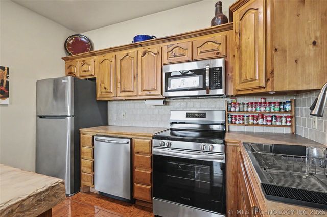 18745 W Lakewood Drive, Park Hill, OK 74451