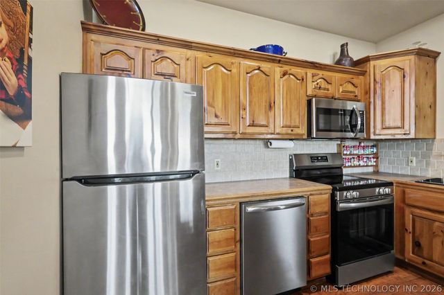 18745 W Lakewood Drive, Park Hill, OK 74451